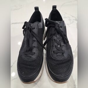 Skechers Black Lace-Up Sneakers 8